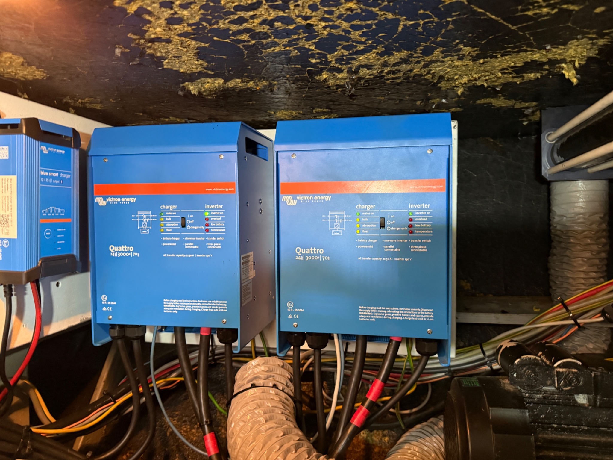 Twin Victron Quattro inverters installation